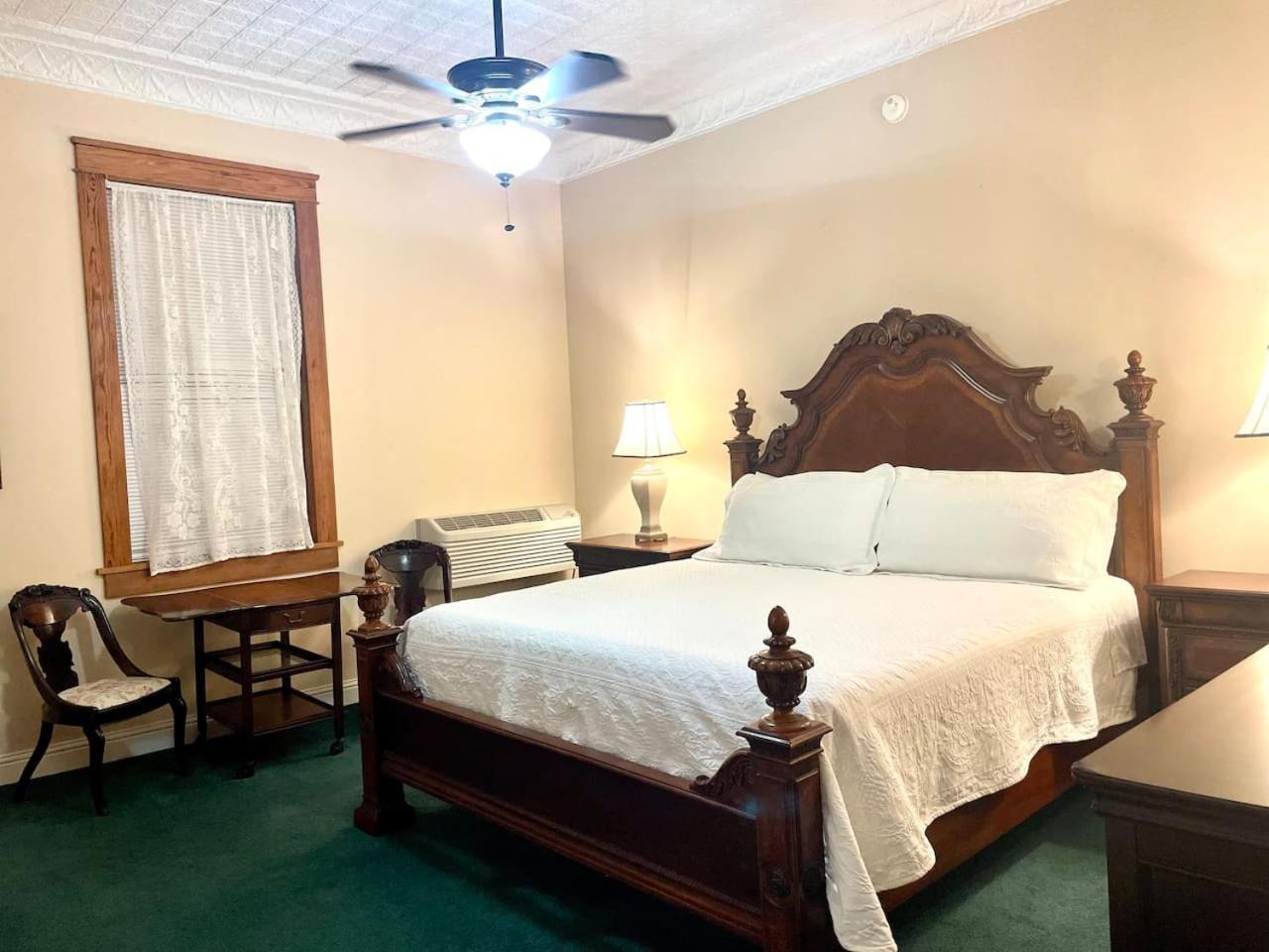 The Eastland Historic Hotel- Imperial Room ภายนอก รูปภาพ